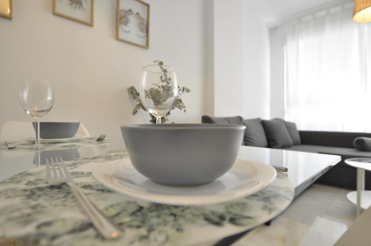 Luminoso Y Coqueto Apartamento Con Jardin Málaga Esterno foto